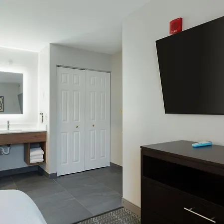 Staybridge Suites Madison - East By Ihg Exterior photo