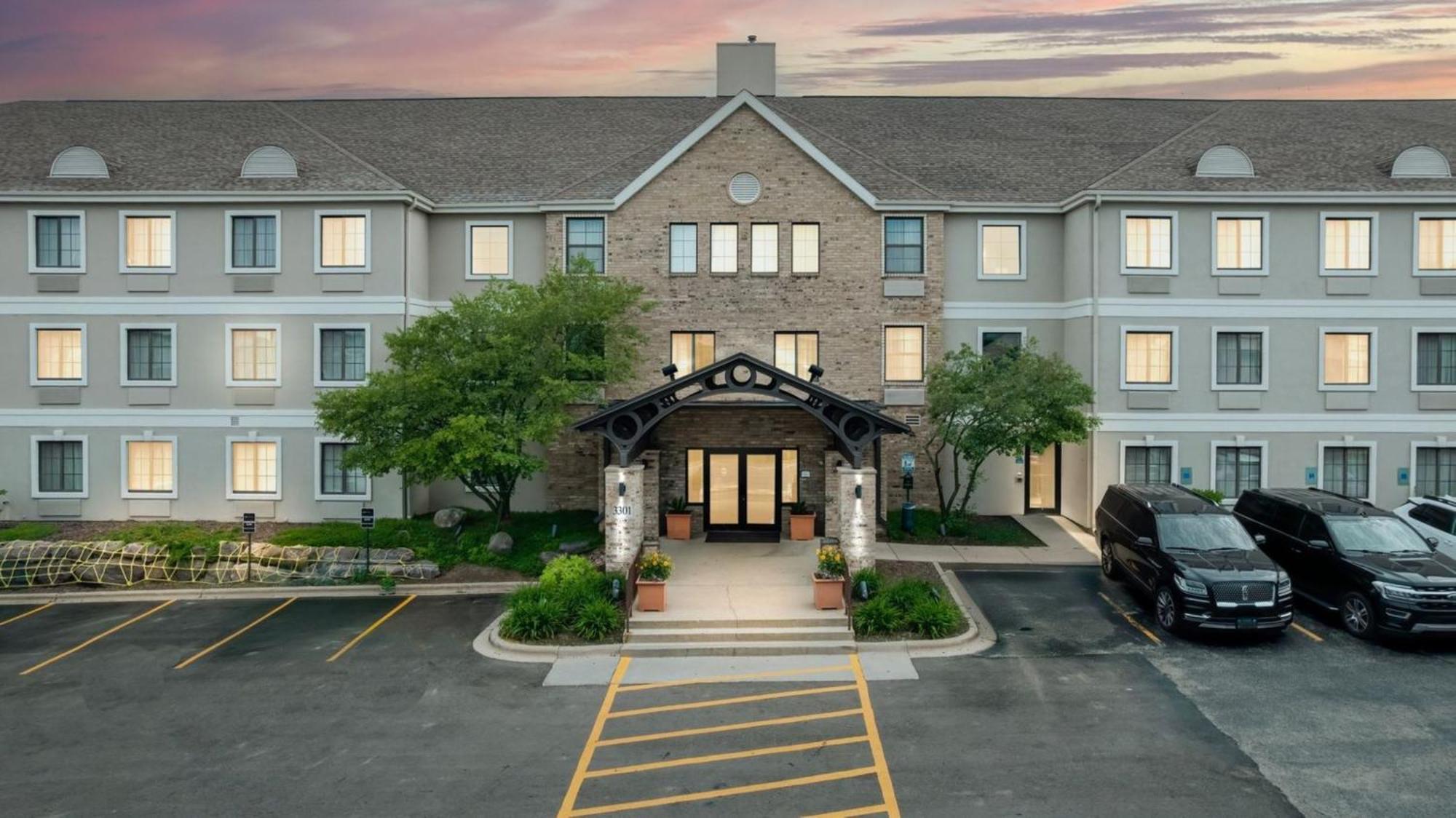 Staybridge - East By Ihg