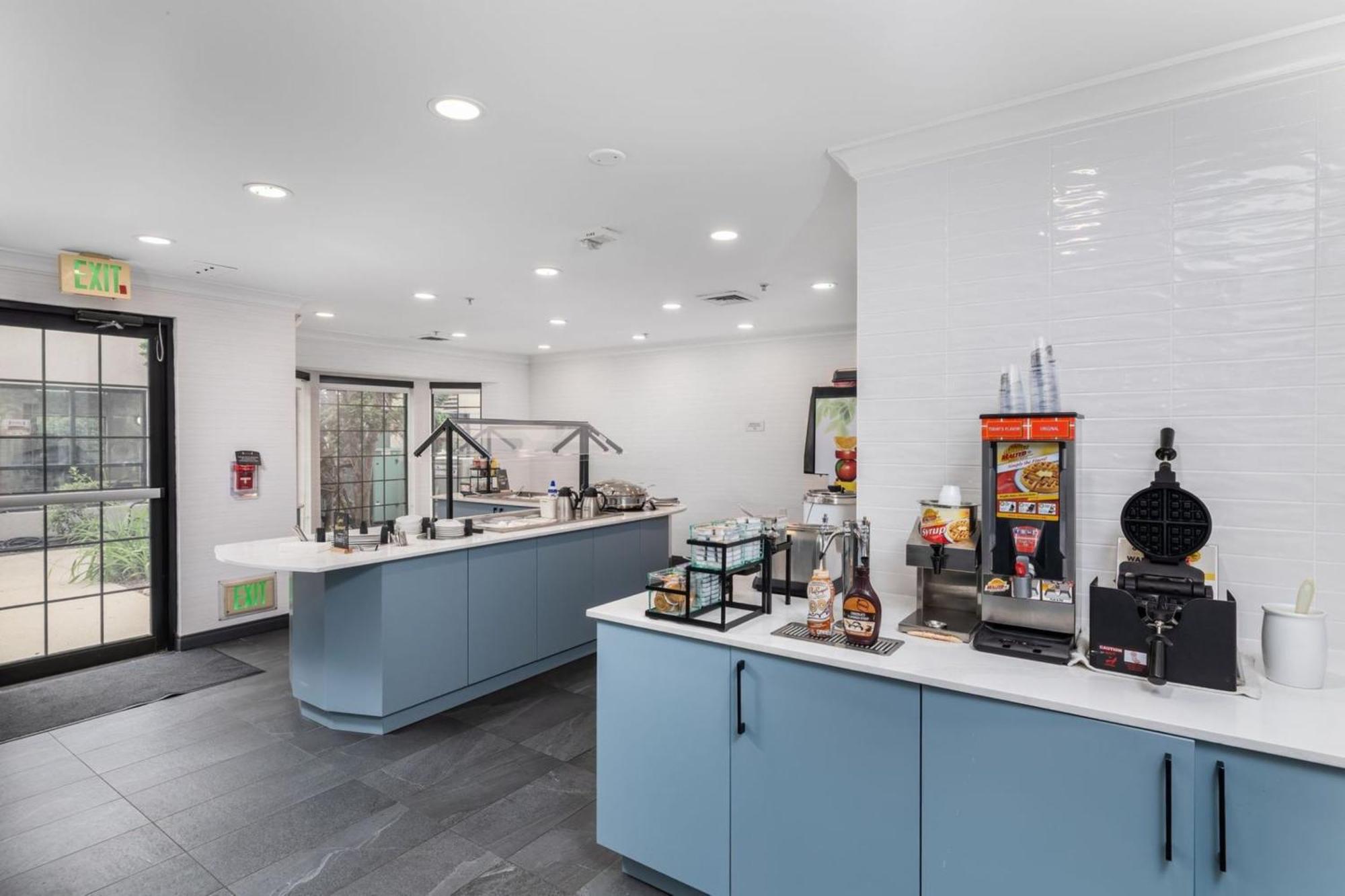 Staybridge - East By Ihg