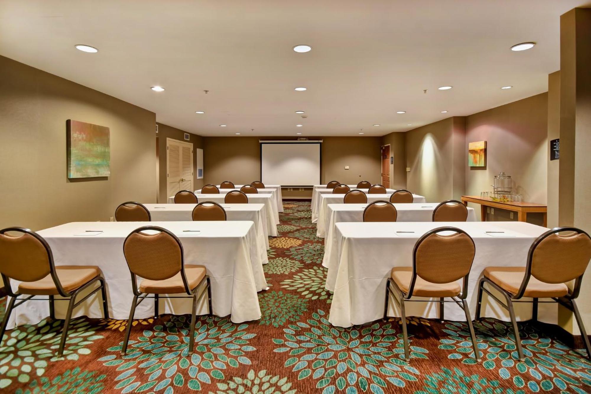 Staybridge - East By Ihg 3* Madison