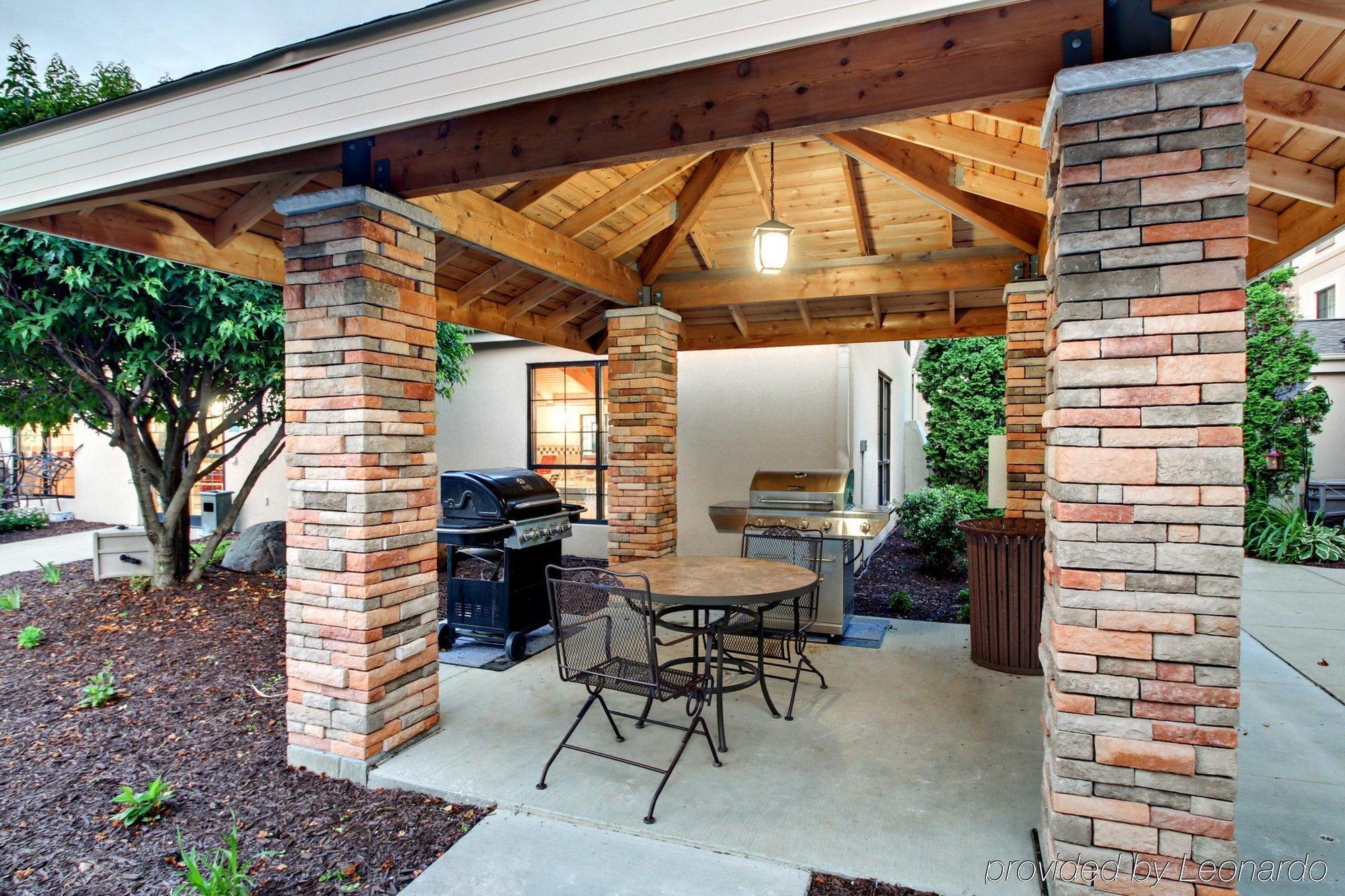 Staybridge - East By Ihg 3*